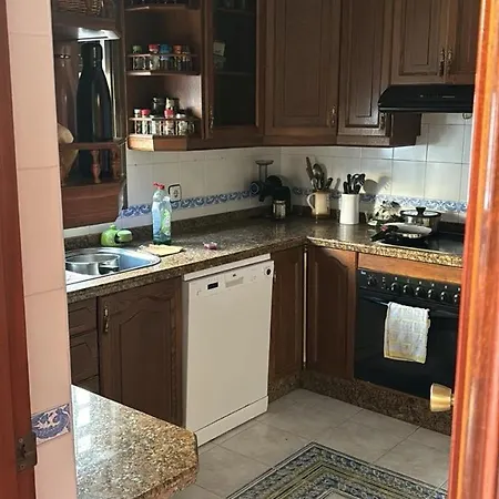 Bedroom 20 Minutes From Sevilha 民宿